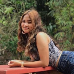 Meet your Posher, Janella